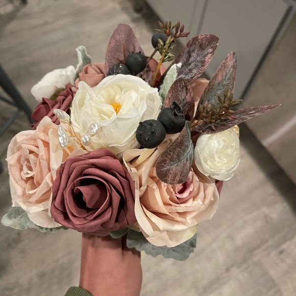 Ling’s Moment bridesmaid bouquets (set of 4) dusty rose and mauve - Picture 5 of 5